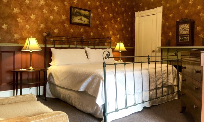 Lansing Bed & Breakfast | 1830s Historic Inn Ithaca NY, Room 8
