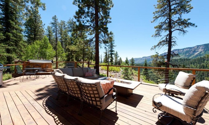 Columbine Lake House | 1831 Lake Purgatory Drive