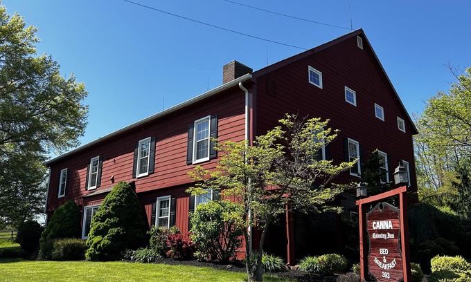 Etters Bed & Breakfast | 1850s Restored Barn near Hershey, Harrisburg, Lancaster, Gettysburg, and Skiing
