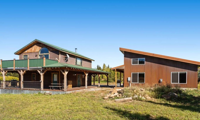 Lazy Acres House | 186 m² House ∙ 2 bedrooms ∙ 8 guests