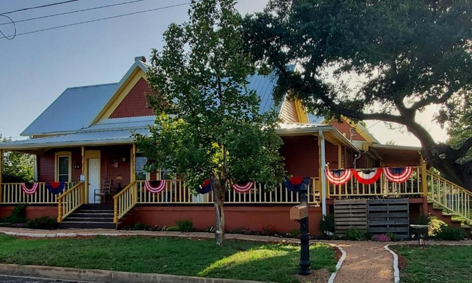 Llano Bed & Breakfast | 1890 Karcher Haus