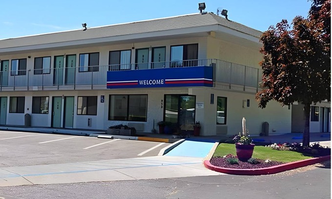 Klamath Falls Hotel | 19 m² Hotel ∙ 4 guests