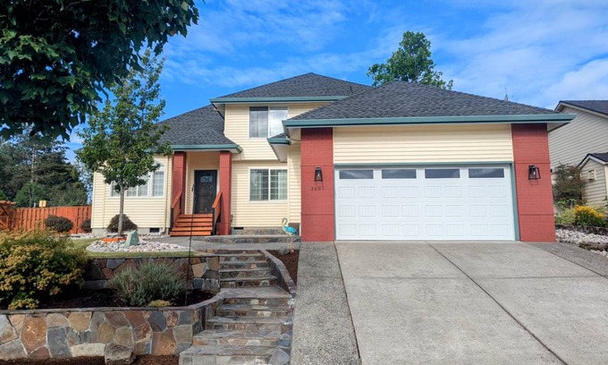 Troutdale House | 193 m² House ∙ 3 bedrooms ∙ 6 guests