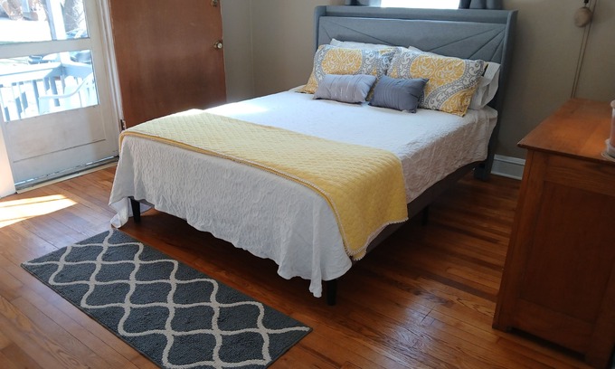 Hendersonville Cottage | 1950's Historical District West Side Cottage