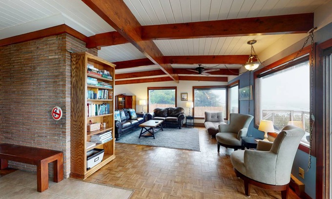 Seal Rock House | 196 m² House ∙ 3 bedrooms ∙ 8 guests