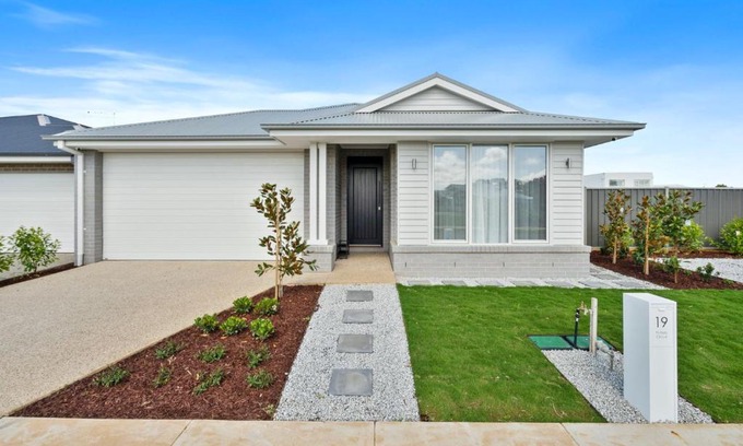 Yarrawonga House | 19th on Putters