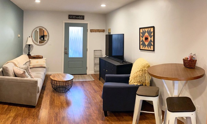 Kings Beach House | 1BD/1BA home 5 min walk to beach, bars and food.
