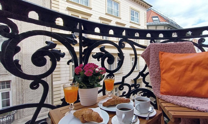 Inner City Budapest Apartment | 1BR/1BA, AC ♥ Elegant & Bright Suite with a Private Balcony Overlooking Downtown