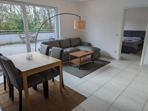 Neudorf-Weimershof Apartment | 1BR Apartment with Garage in Kirchberg