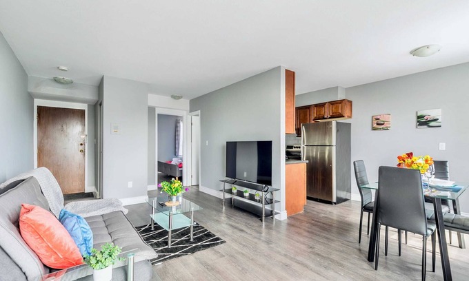 Rosedale Apartment | 1BR Glenview West Apt with Patio - Near Downtown!