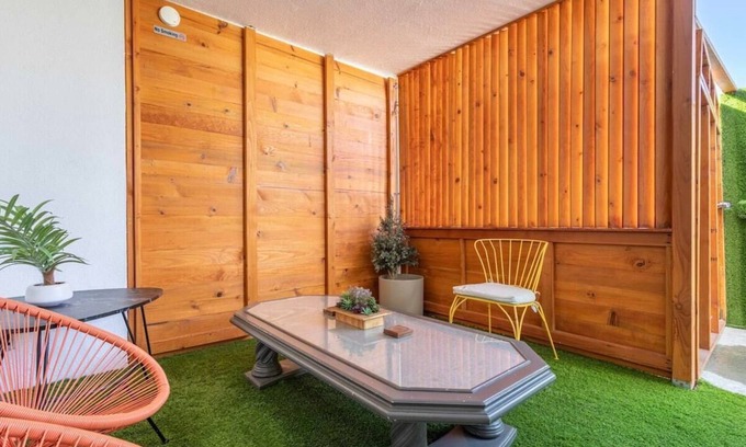 Ladera Heights Apartment | 1BR Mid-Century Apt w/Patio, Near LAX & Beach