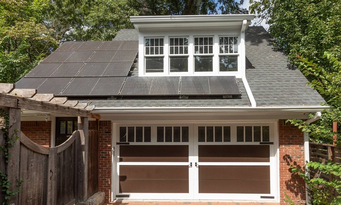 Midtown Apartment | 1BR Midtown Carriage House
