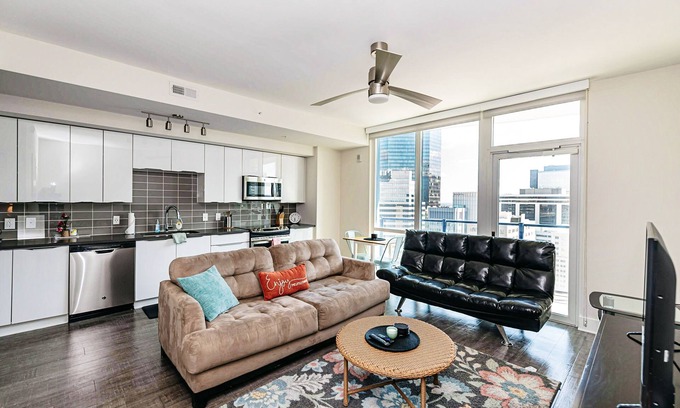 Charlotte Center City Apartment | 1BR Uptown Charlotte Furnished Apartments by RedAwning