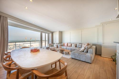 Mellet Apartment | 1e Verdiep appartement op de zeedijk in Knokke met 3 slaapkamers voor max 7 pers