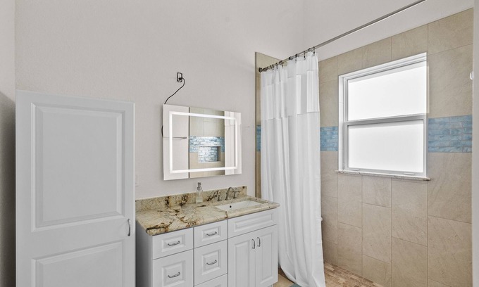 Indian River Estates House | 2/1 with Loft Riverside Retreat for Remote Workers- Pet Friendly in Fort Pierce