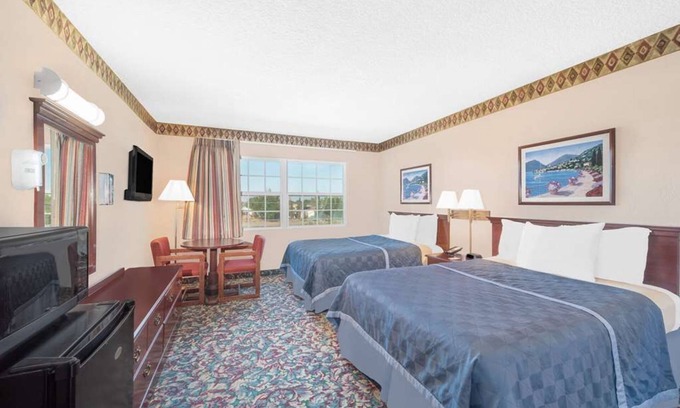 Pecos Hotel | 2 Affordable Accommodations in Pecos! A mile away from Memory Lane Car Museum!