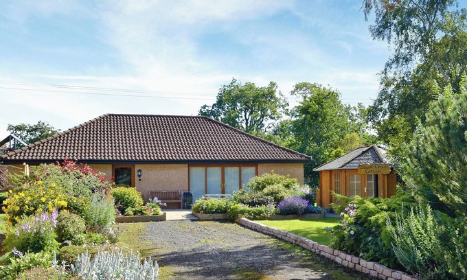 Kirknewton Cottage | 2 bedroom accommodation in Kirknewton near East Calder