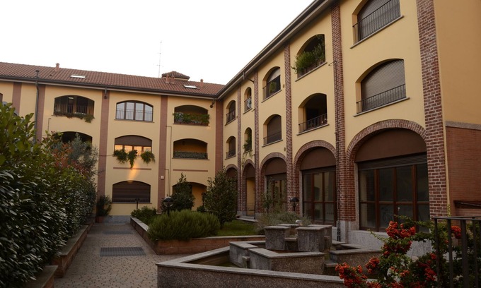 Busto Arsizio Apartment | 2 BDR CLOSE TO MALPENSA-RHO Fair. Free Wifi + PARKING