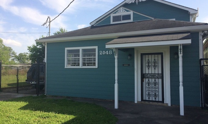 Saint Roch House | 2 Bdrm/1 Bath #23-OSTR-12410 Non- wheelchair accessible