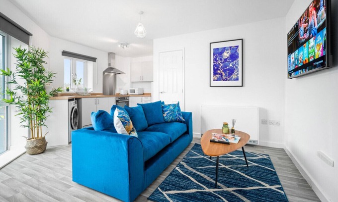 Cradley Heath Apartment | 2 Bed Apt*Parking*Wi-Fi*Netflix
