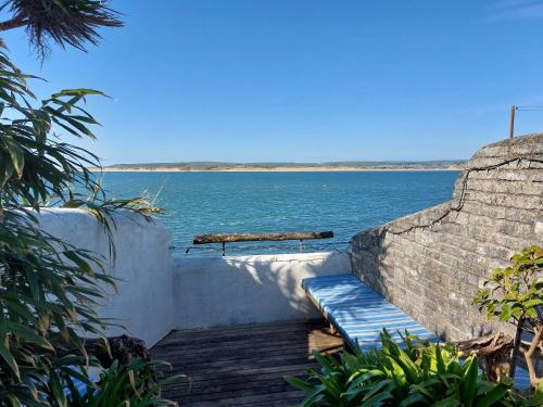 Appledore House | 2 Bed cottage in a fantastic sea front setting