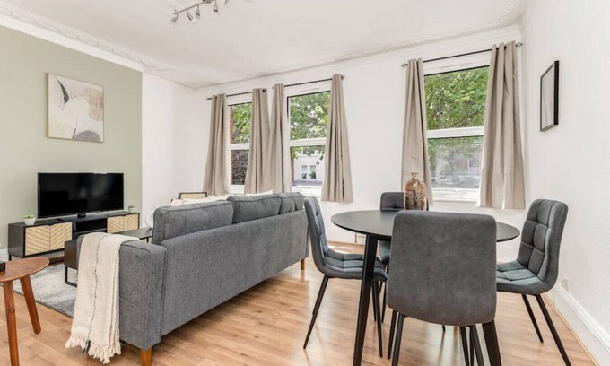 South Acton Apartment | 2 Bed Flat in Acton Town