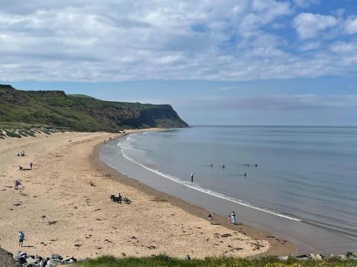 Skinningrove House | 2 bed house -close to Cleveland way,lovely beaches