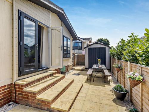 Newenden House | 2 Bed in Northiam 93037