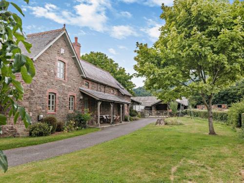 Pencelli House | 2 bed in Pencelli BN281