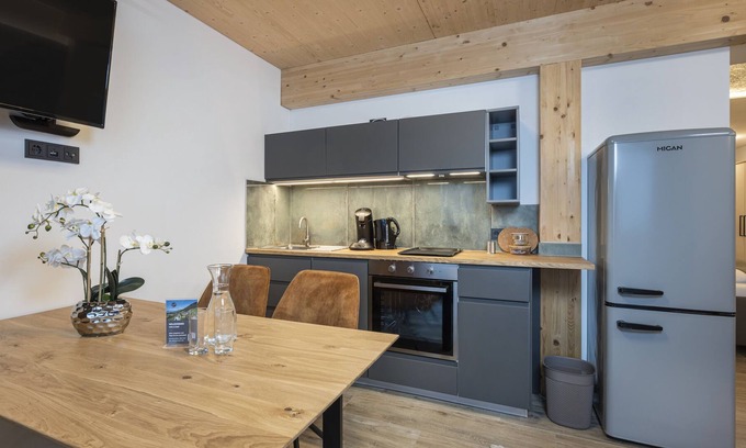Alpendorf Apartment | 2 Bed Studio Superior Panorama