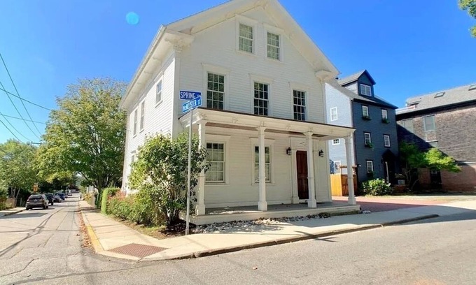 Yachting Village Apartment | 2 Bedroom/2 Bath In the Heart of Newport- Deck + Back Yard + Off-Street Parking!