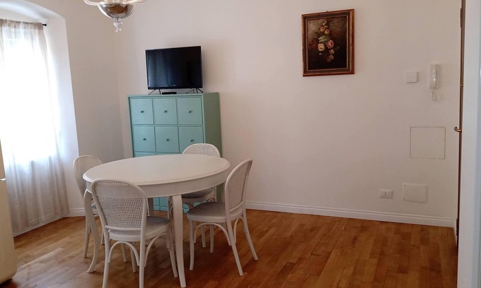 Barriera Vecchia-San Giacomo Apartment | 2-bedroom, 4-guest apartment in historic area of Trieste in 19th century style