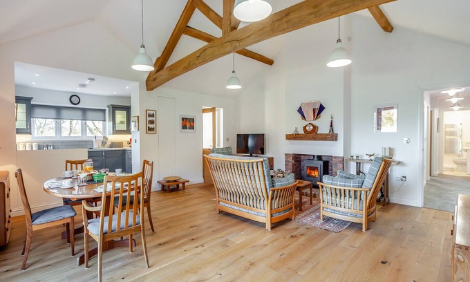 Tortworth Cottage | 2 bedroom accommodation in Falfield, near Wotton-under-edge
