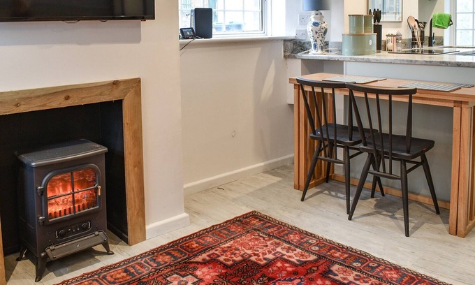Christchurch Cottage | 2 bedroom accommodation in Christchurch