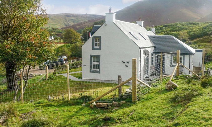 Lochranza Cottage | 2 bedroom accommodation in Lochranza