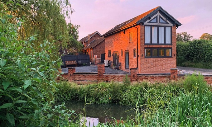 Wollerton Cottage | 2 bedroom accommodation in Audlem, near Nantwich
