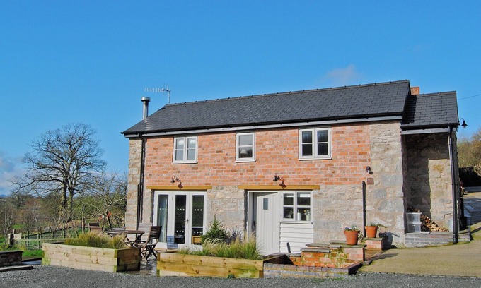Longford Cottage | 2 bedroom accommodation in Nantmawr, near Oswestry