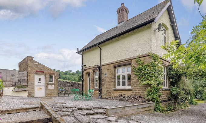 Millers Dale Cottage | 2 bedroom accommodation in Miller’s Dale, near Buxton