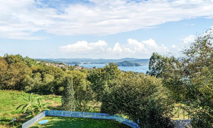 Samieira Apartment | 2 bedroom accommodation in Poio