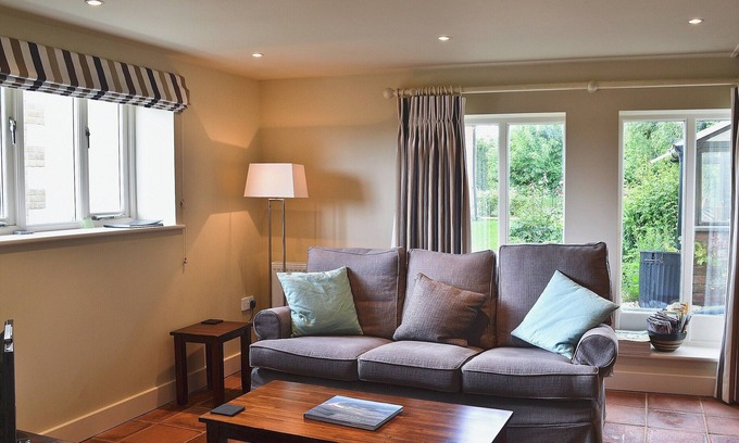 Diss Cottage | 2 bedroom accommodation in Thrandeston, Diss