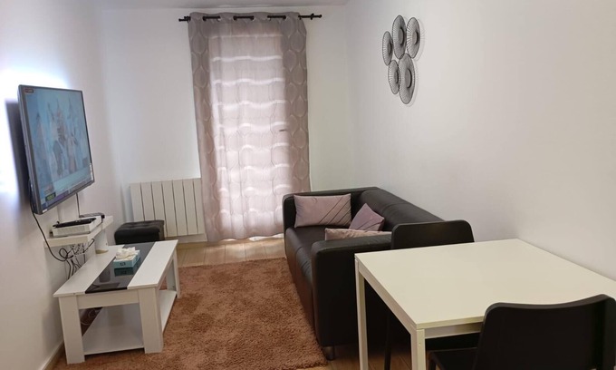 Center Apartment | 2 Bedroom Apartment in Évry-Courcouronnes