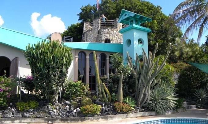 Estate Sprat Hall Villa | 2 bedroom apartment in mountain top villa with pool.