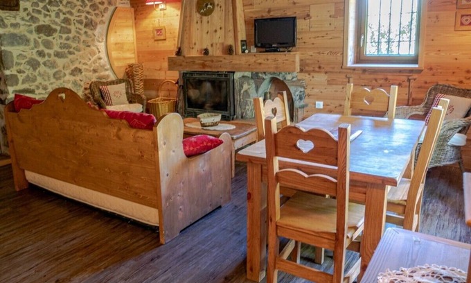 Forest-Saint-Julien Apartment | 2 bedroom apartment in chabottes