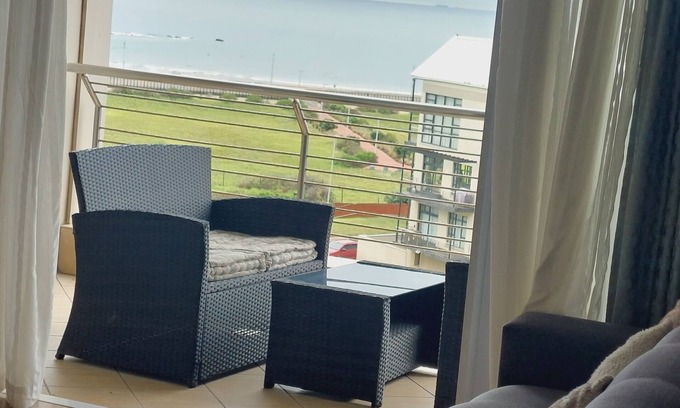 Durban Point Apartment | 2-bedroom apartment in charming Durban Waterfront with beach and harbour views