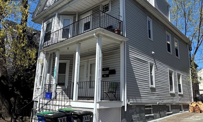 Spring Hill Apartment | 2-bedroom apartment in fabulous Somerville with AC, WiFi and off street parking