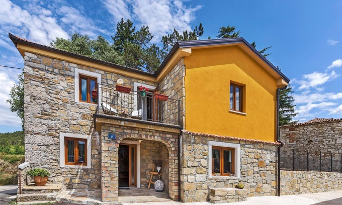 Pazin House | 2 bedroom awesome home in Zarecje