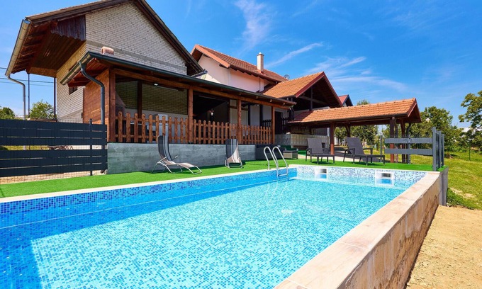 Klostar Ivanic House | 2 bedroom beautiful home in Beslinec