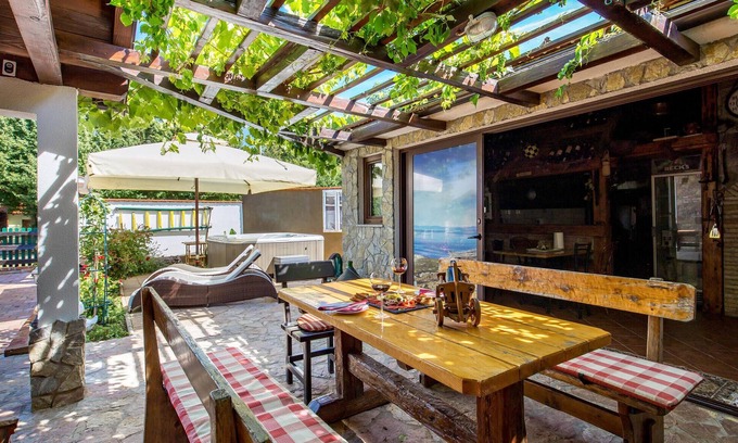 Veljun Primorski House | 2 bedroom beautiful home in Senj