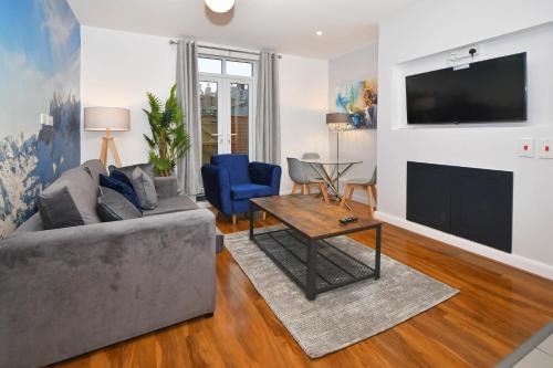 Burslem Apartment | 2 Bedroom Central Stay