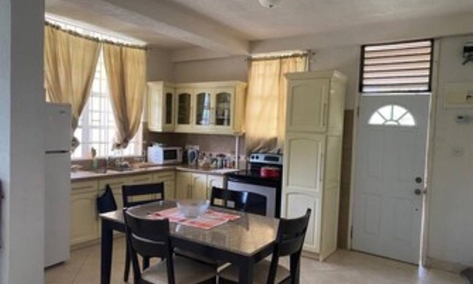 Saint George Parish House | 2 Bedroom Condo -5 minutes from Roseau